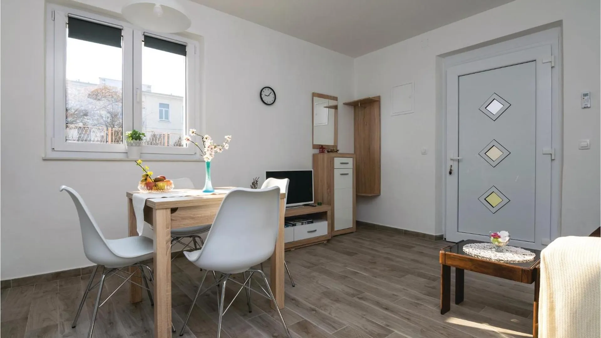 1 Bedroom Gorgeous Apartment In Задар